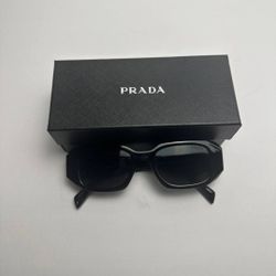 Sunglasses (Black, Have Box And Accessories)
