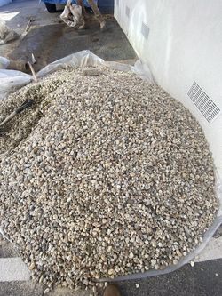 **FREE Del Rio River Rock – Approx. 1 Large Scoop**