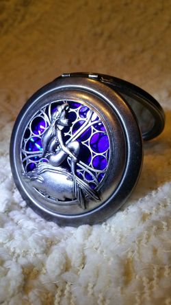 DISNEY MIRRORED COMPACT