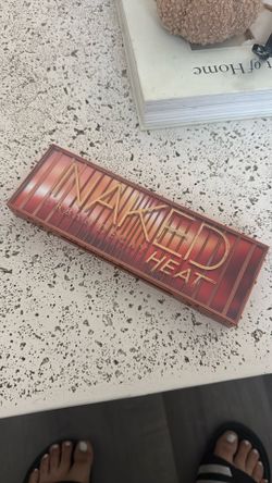 Urban Decay Naked Heat Palette
