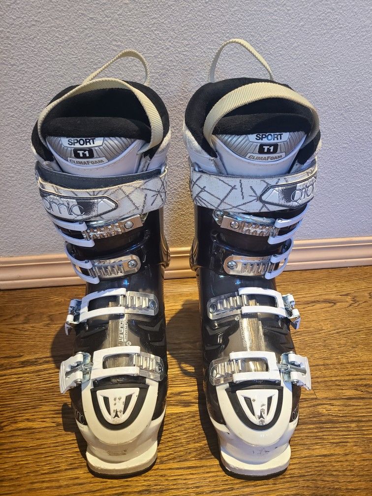 Womens size 8.5, -9 ( Mondo 25.5 performance) Atomic HAWX90 Medium Fit, T1 climafoam