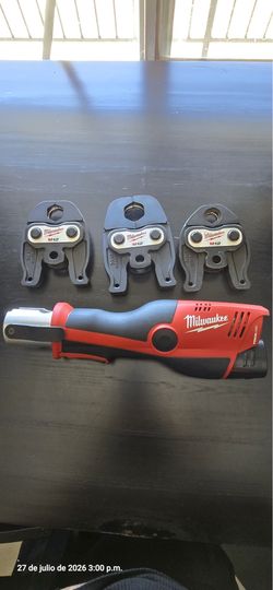 Milwaukee M12 Force Logic Press Tool with Jaws