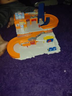 Hot wheels  play track