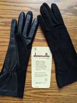 Vintage Dawnelle Women Gloves In Christmas Box 