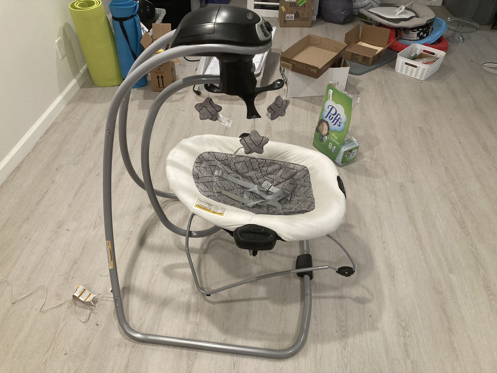 Graco Baby Swing with detachable Bouncing Seat