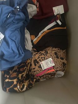 Plus size clothes big tote of clothes price for all or u can buy just one