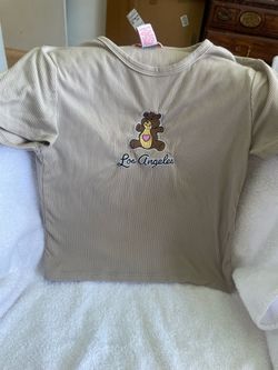 Lucky Brand Beige Ribbed Teddy Bear “Los Angeles” Baby Tee Size S (7/8)
