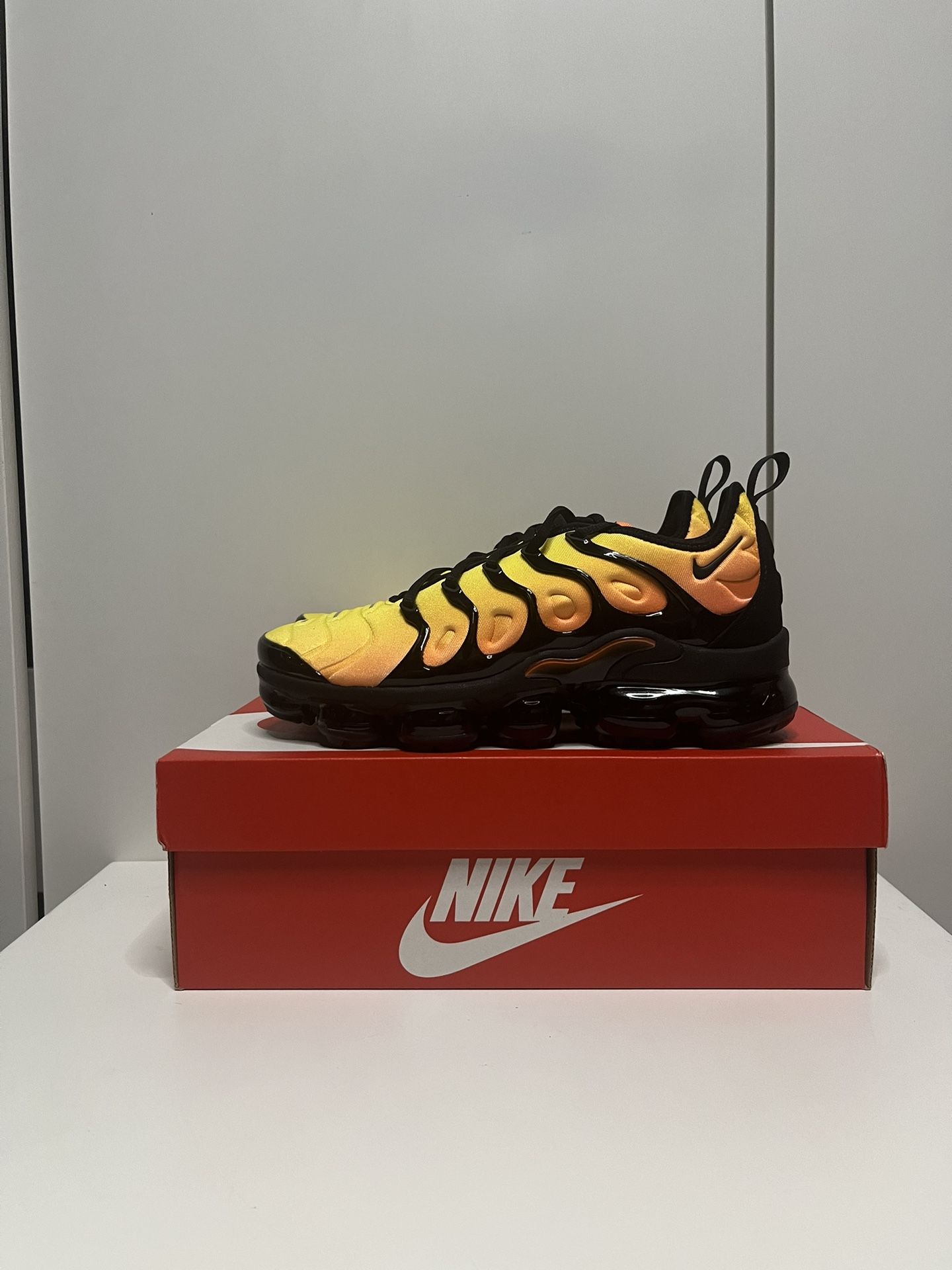 nike tekno white and black