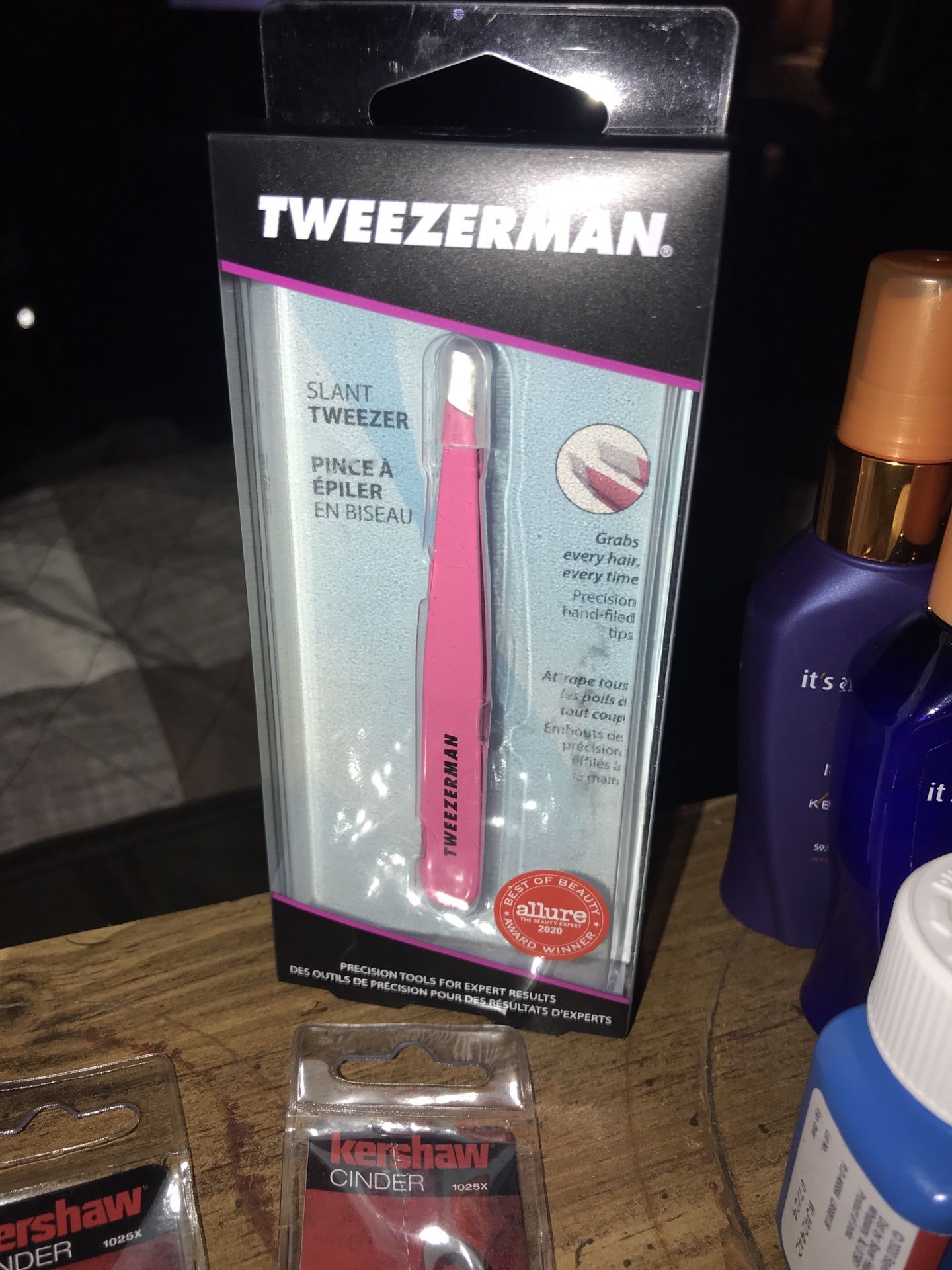 Tweezers