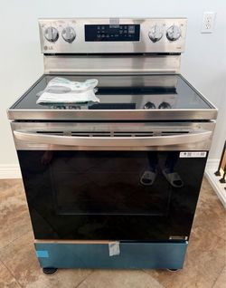 LG ThinQ “Smart WiFi” electric range/stove /w convection oven, air fry