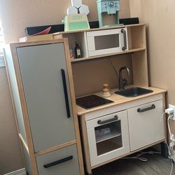 Play Kitchen