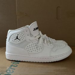 Jordan Jumpman shoes size 11.5 men (AVAILABLE UNTIL THURSDAY 6/29)