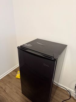 Mini fridge