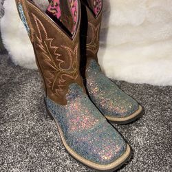 Shyanne Boots size 1