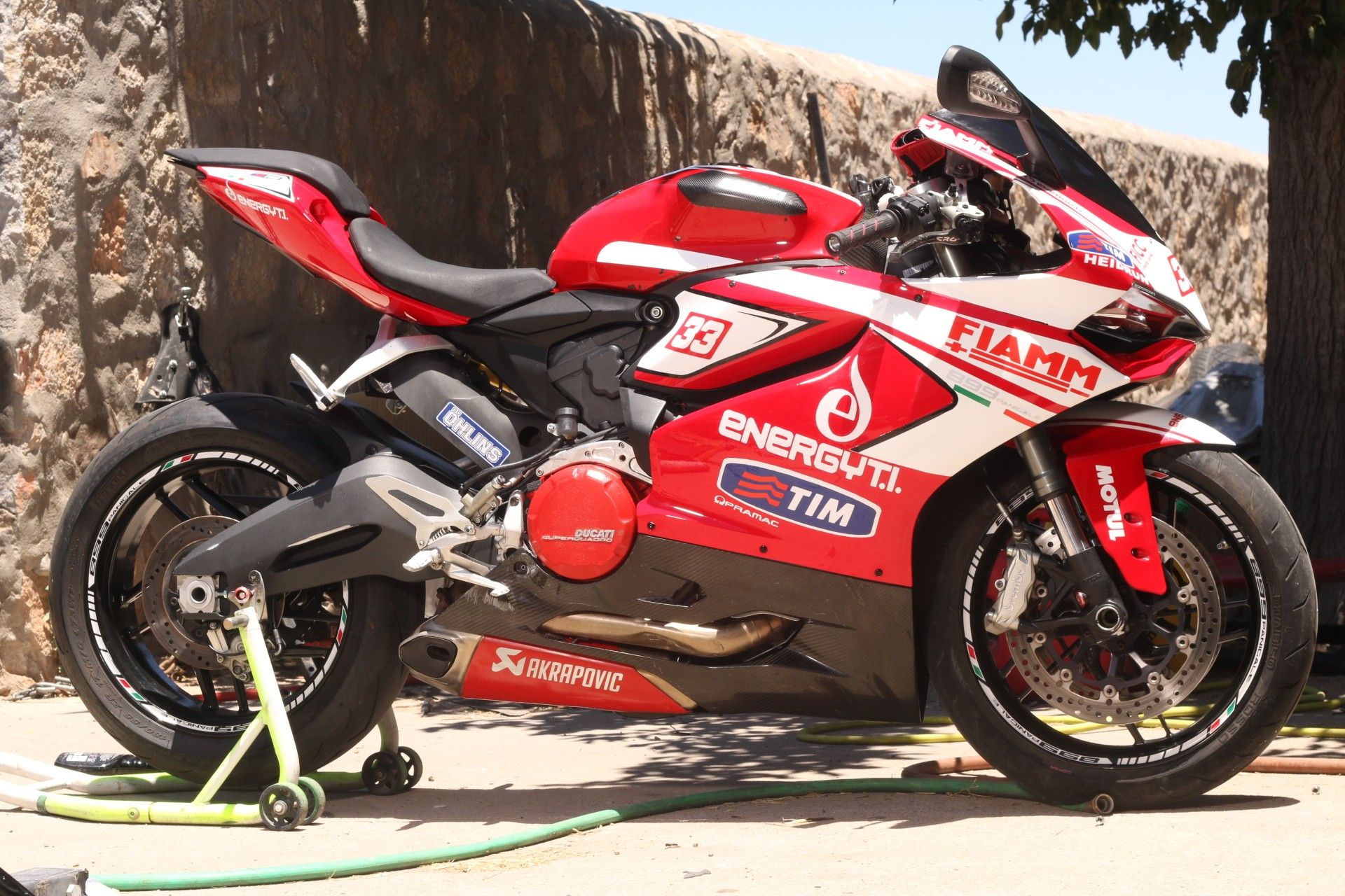 Ducati 899 panigale. Final edition