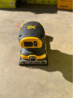 DEWALT DCW200 20V Cordless Brushless 1/4 Sheet Variable Speed Sander -Tool Only