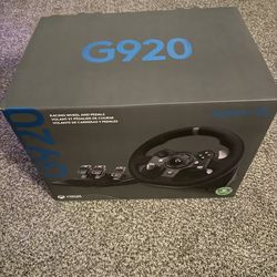 Logitech G920 Driving Force Racing Wheel – Like New