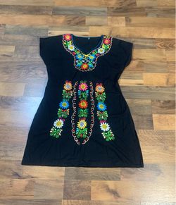 Women’s Med. Embroidered Dress
