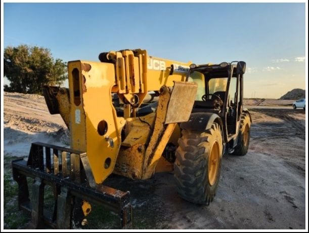 JCB 12,000LBS Reach Forklift