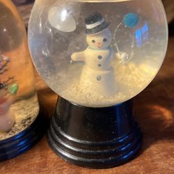 3 Snow Man Snow Globes Christmas