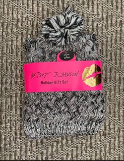 Betsey Johnson Beanie And Snood