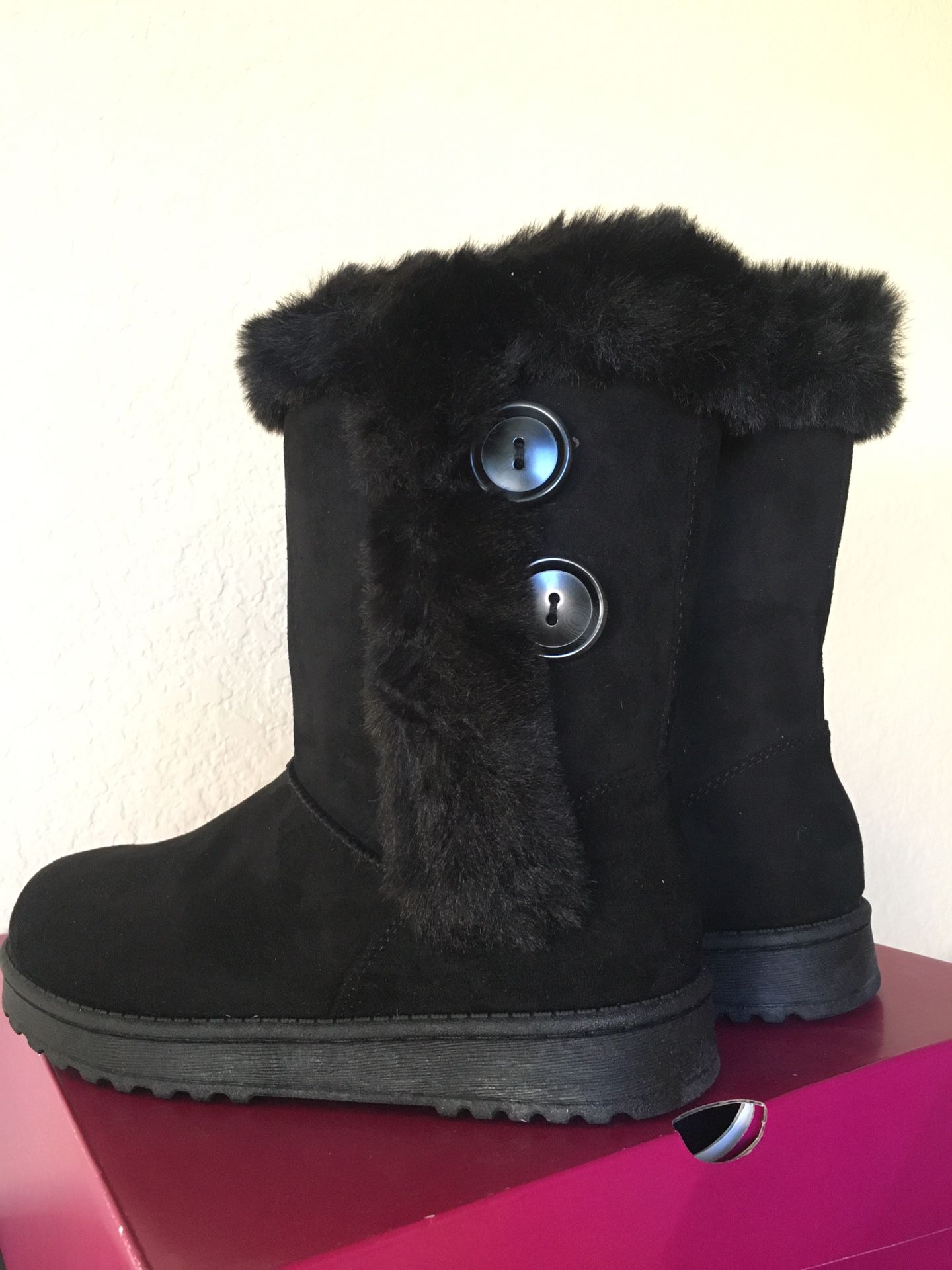 SO Womens Suede Faux Fur Boots Size 6 Black