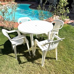 White Plastic Dining Set Table And 4 Chairs