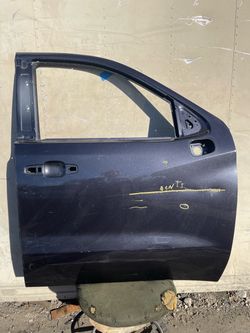 2019-2025 Chevy Silverado 1500 front door rh side passanger side