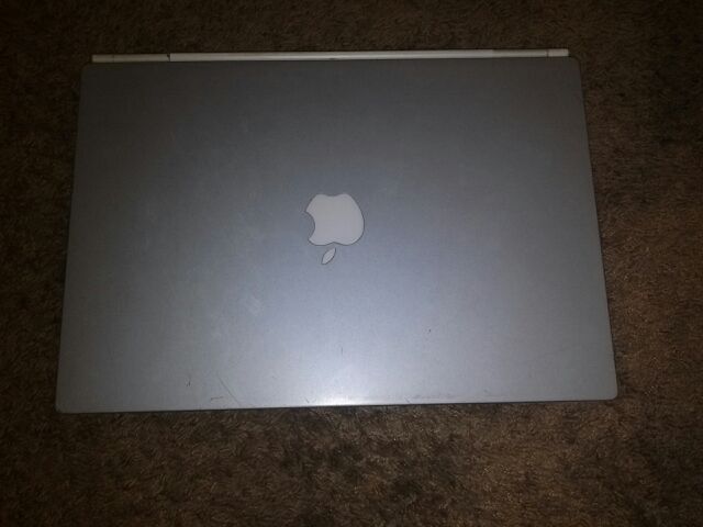 Powerbook G4 apple laptop