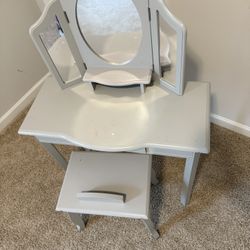Guidecraft Kids Vanity