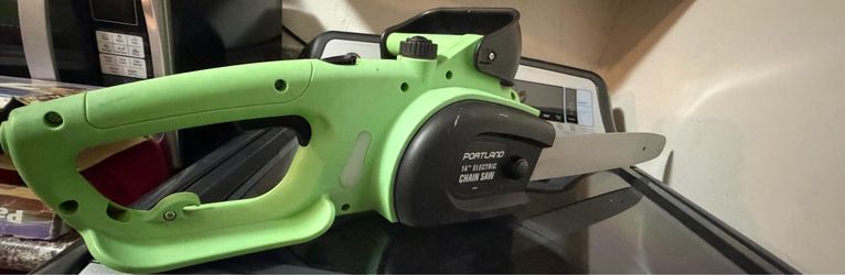 Portland 14-inch, 9-amp corded electric chainsaw