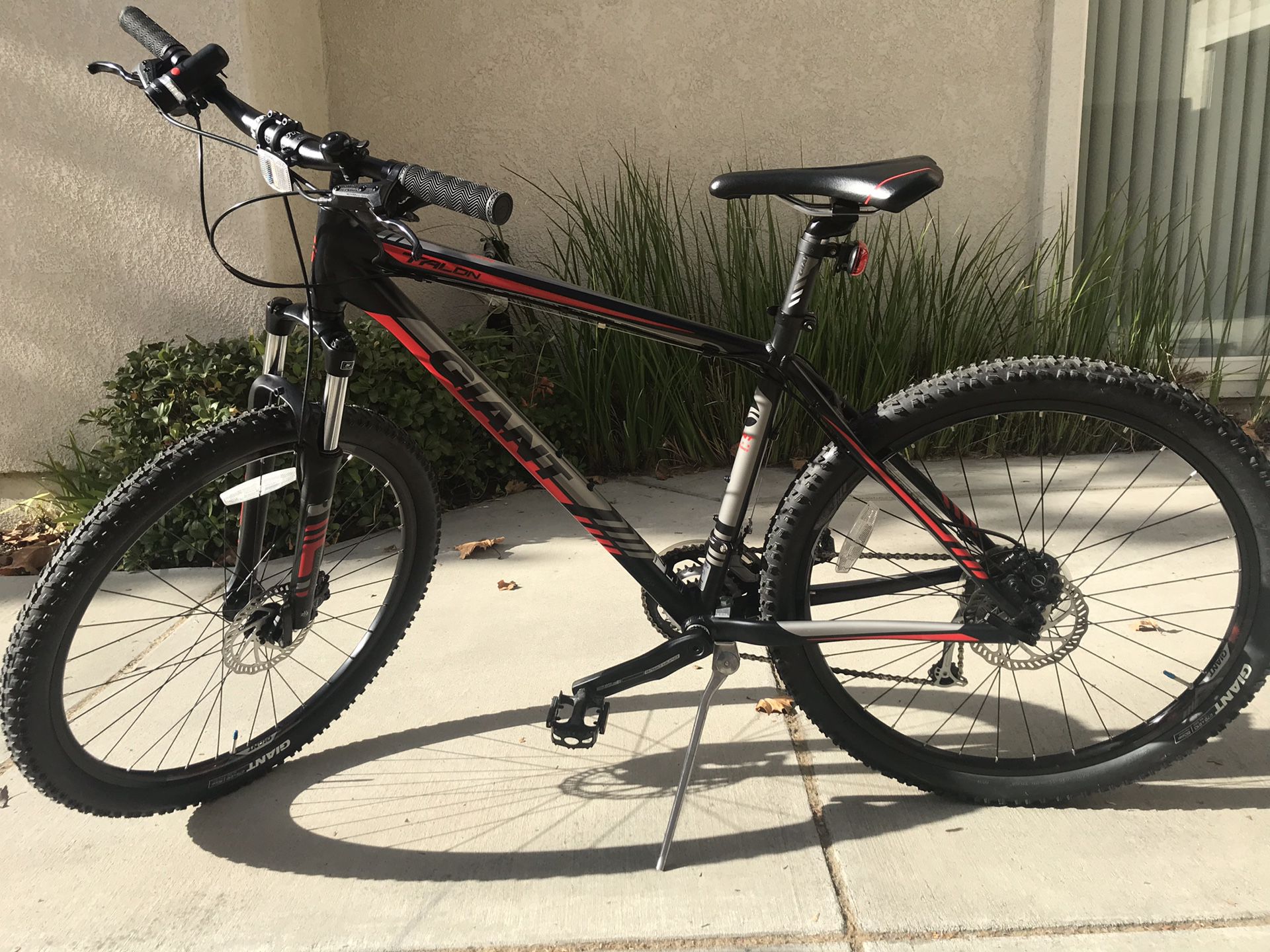 Giant 2014 talon 4 bicycle with accessories