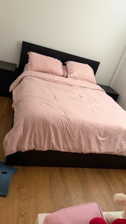 Queen bed