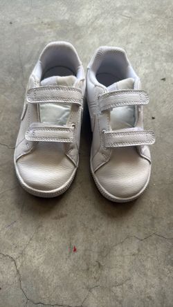 Girls Size 8,5 Nike Shoes Barely Used