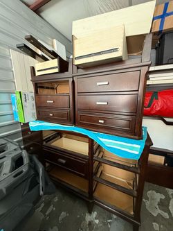 Bedroom set, king bed, dresser, night stands