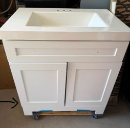 DAMAGE ON THE LEFT SIDE 30" BATHROOM VANITY NEW