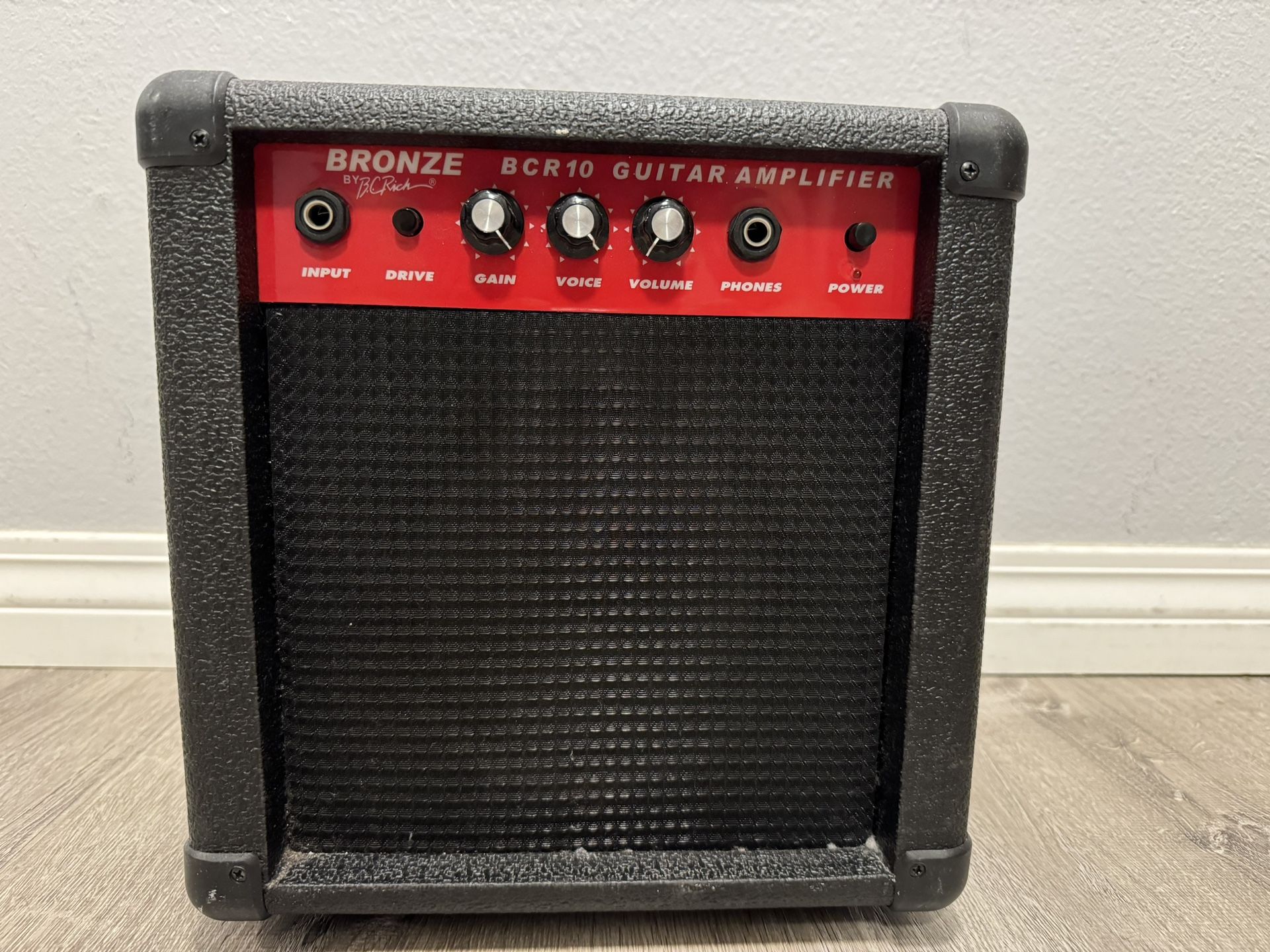 Bronze by B.C. Rich BCR10 Electric Guitar Combo Amplifier Practice Amp 25W