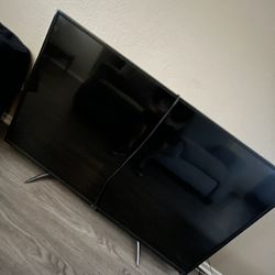 54” Toshiba Flat Screen Tv (WiFi Tv / Netflix Etc)