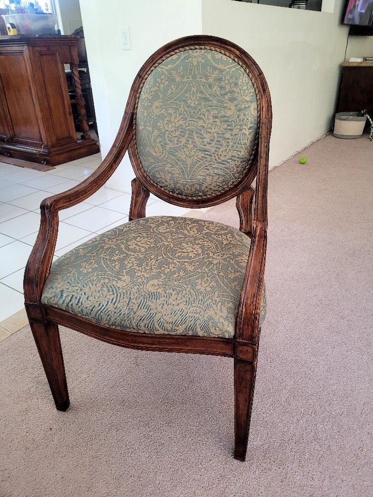 8 Dinning Room Chair