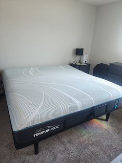 TEMPUR-ProAdapt King Mattress + Ease Adjustable Base