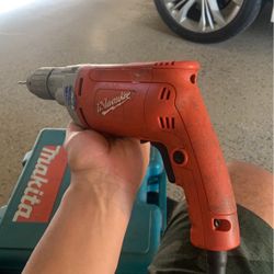 Milwaukee 1/2 Drill 