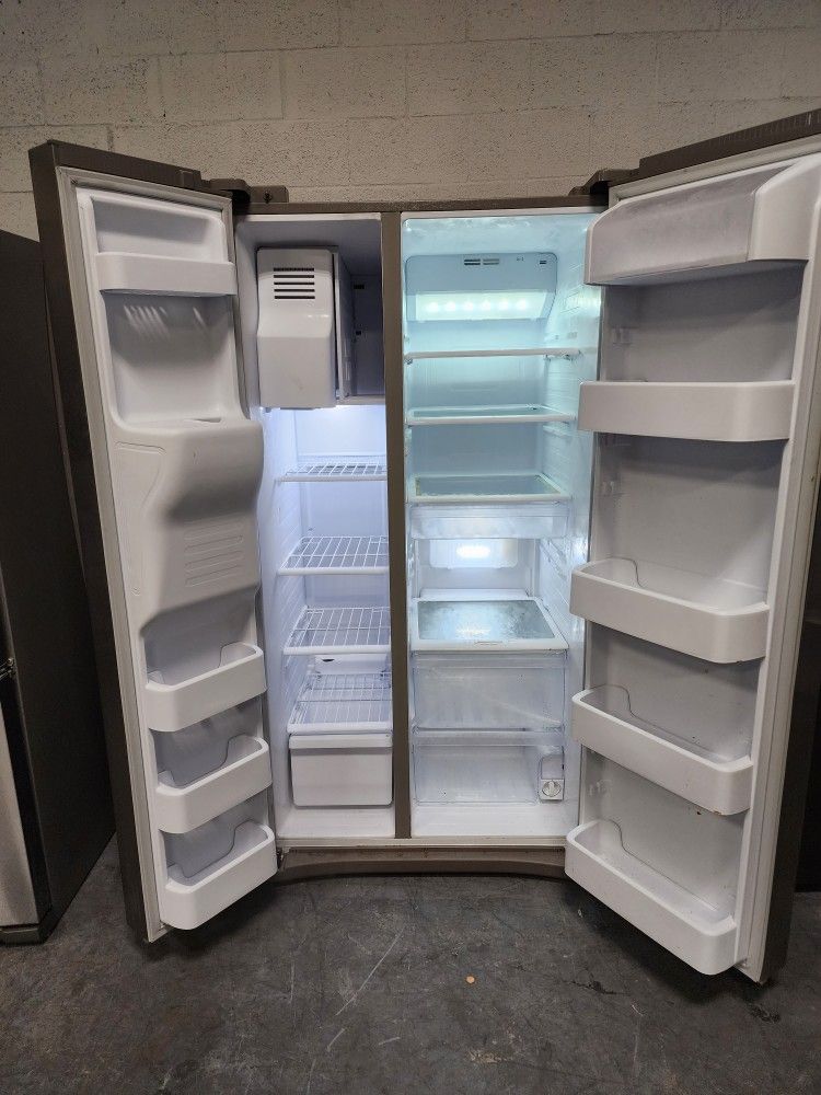 Samsung Refrigerator Nevera Fridge Nice Conditions 36"wide for Sale in