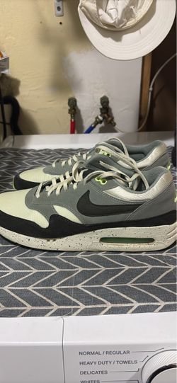 Nike Air Max 1 Sneakers