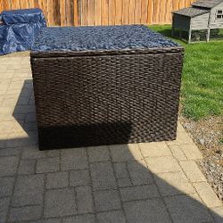 Outdoor Wicker Storage Deck Box – Stylish & Spacious