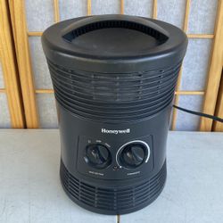   Like New Honeywell 11” Surround Fan Portable Heater
