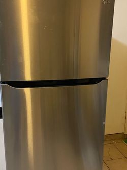 LG Stainless Steel Top-Freezer Refrigerator