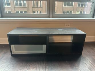 FREE Storage shelf with drawer / TV console