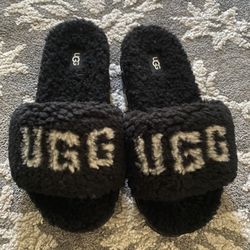 Ugg Slip On new!!