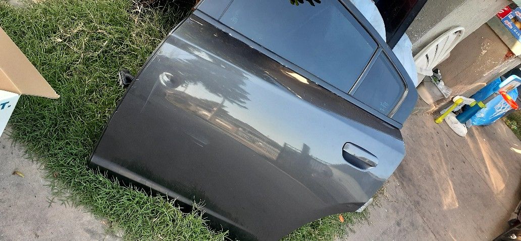 2017/2022 Dodge charger left rear door