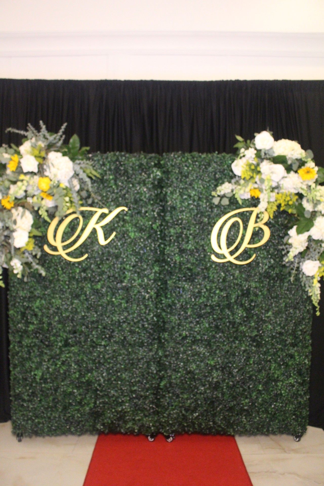 Faux Grass Wall Event Backdrops